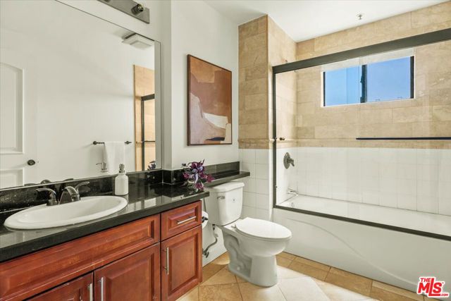 417 S Westmoreland Avenue 404, Los Angeles, CA 90020