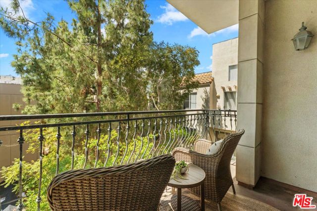 417 S Westmoreland Avenue 404, Los Angeles, CA 90020