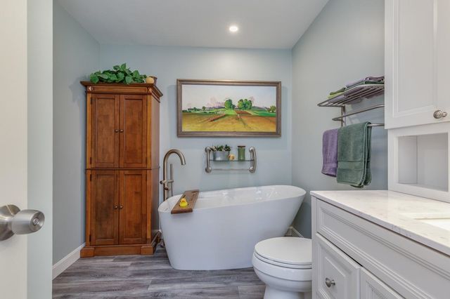 141 Chase Way, Manchester, NH 03104