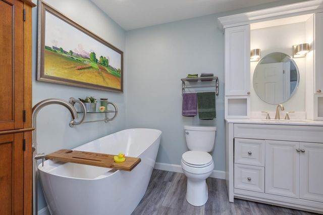 141 Chase Way, Manchester, NH 03104