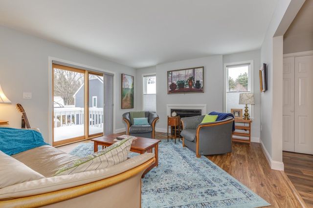 141 Chase Way, Manchester, NH 03104