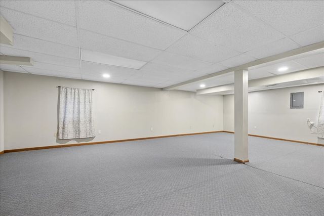 1436 Bridgedale Road, Crystal Lake, IL 60014