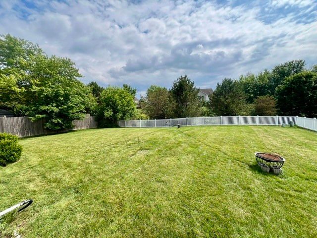 1436 Bridgedale Road, Crystal Lake, IL 60014