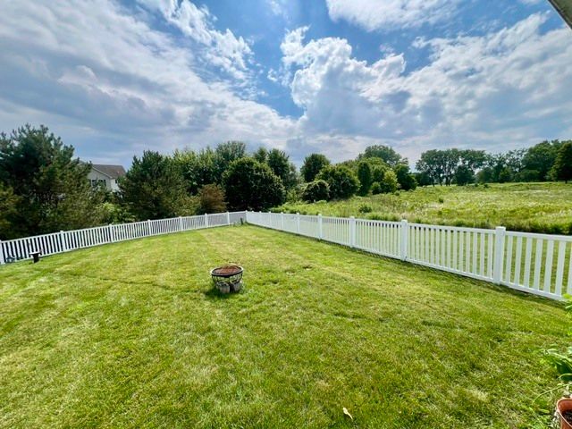1436 Bridgedale Road, Crystal Lake, IL 60014
