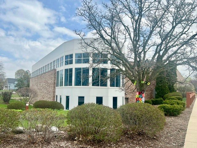 1436 Bridgedale Road, Crystal Lake, IL 60014