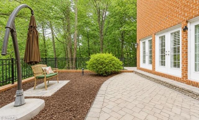 18 Windrock Way, Greensboro, NC 27455