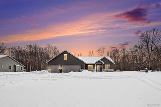 6303 High Road, Algonac, MI 48001