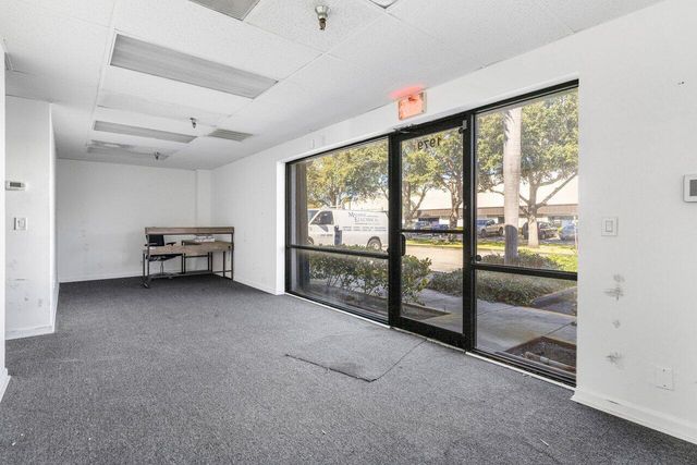 1979 10th Avenue N, Lake Worth Beach, FL 33461