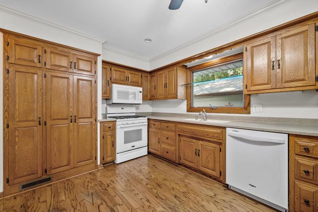 N85W18195 Lawrence AVENUE, Menomonee Falls, WI 53051