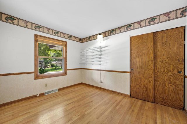 N85W18195 Lawrence AVENUE, Menomonee Falls, WI 53051