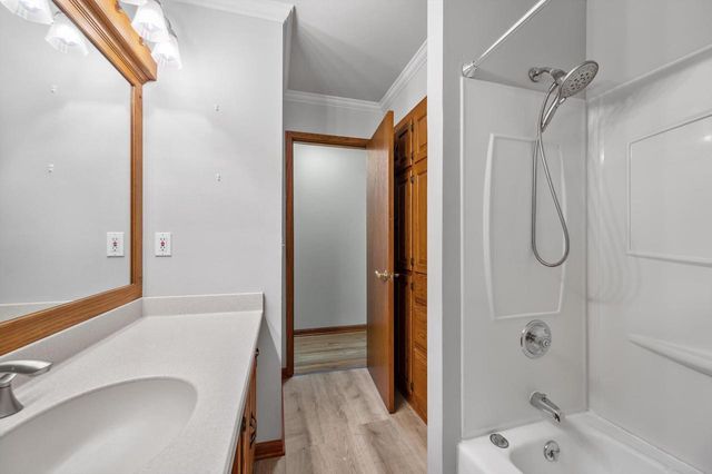 N85W18195 Lawrence AVENUE, Menomonee Falls, WI 53051
