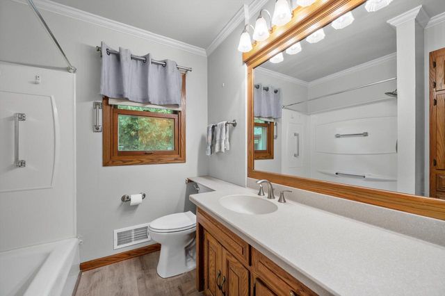 N85W18195 Lawrence AVENUE, Menomonee Falls, WI 53051