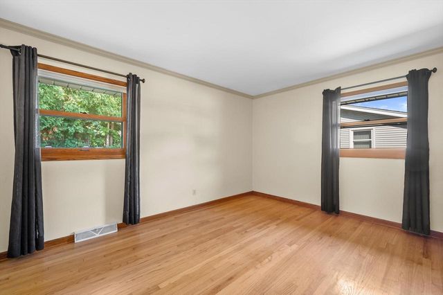 N85W18195 Lawrence AVENUE, Menomonee Falls, WI 53051