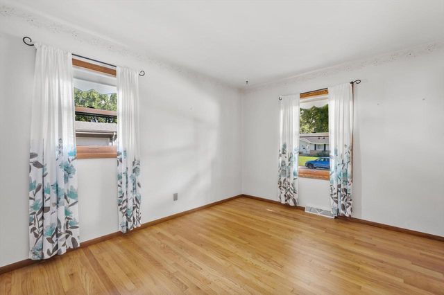 N85W18195 Lawrence AVENUE, Menomonee Falls, WI 53051