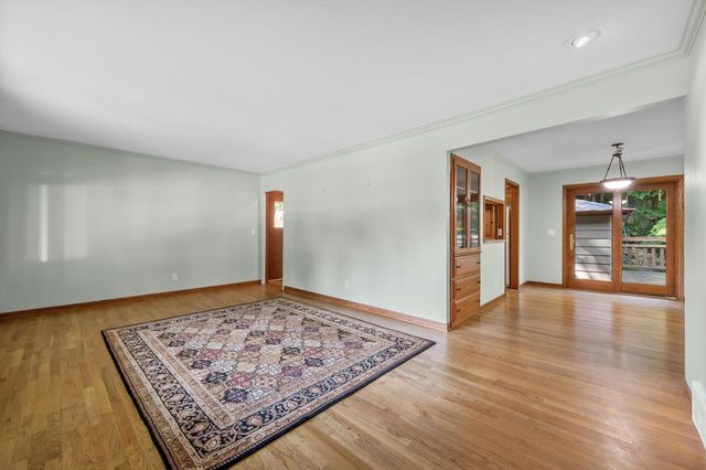 N85W18195 Lawrence AVENUE, Menomonee Falls, WI 53051