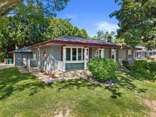 N85W18195 Lawrence AVENUE, Menomonee Falls, WI 53051