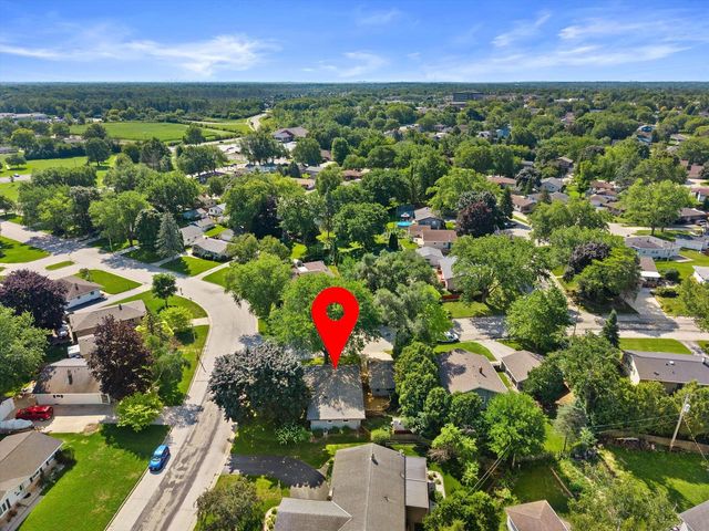 N85W18195 Lawrence AVENUE, Menomonee Falls, WI 53051