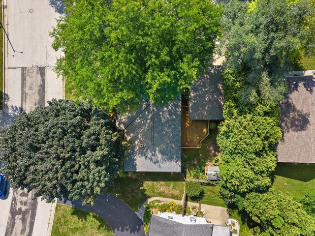 N85W18195 Lawrence AVENUE, Menomonee Falls, WI 53051