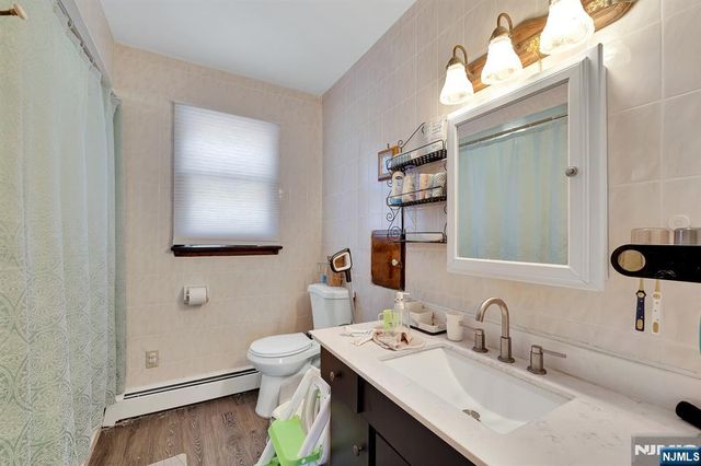 31 Marginal Road, Rutherford, NJ 07070