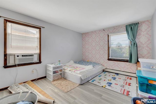 31 Marginal Road, Rutherford, NJ 07070