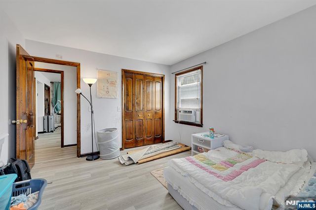 31 Marginal Road, Rutherford, NJ 07070