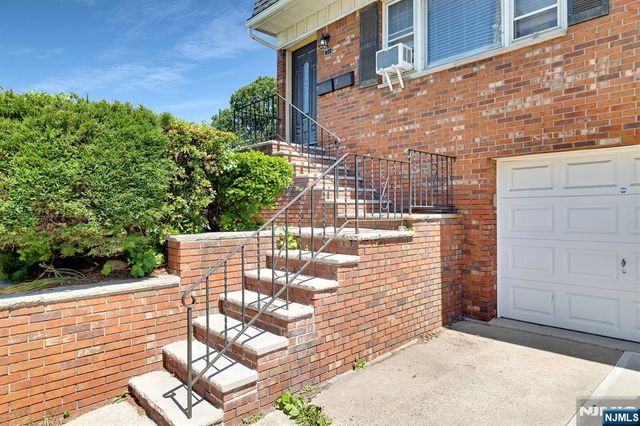 31 Marginal Road, Rutherford, NJ 07070