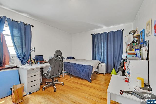 31 Marginal Road, Rutherford, NJ 07070