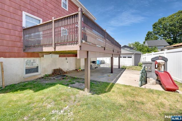 31 Marginal Road, Rutherford, NJ 07070