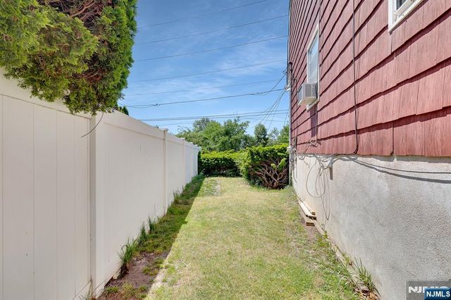 31 Marginal Road, Rutherford, NJ 07070