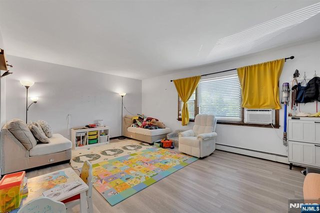 31 Marginal Road, Rutherford, NJ 07070