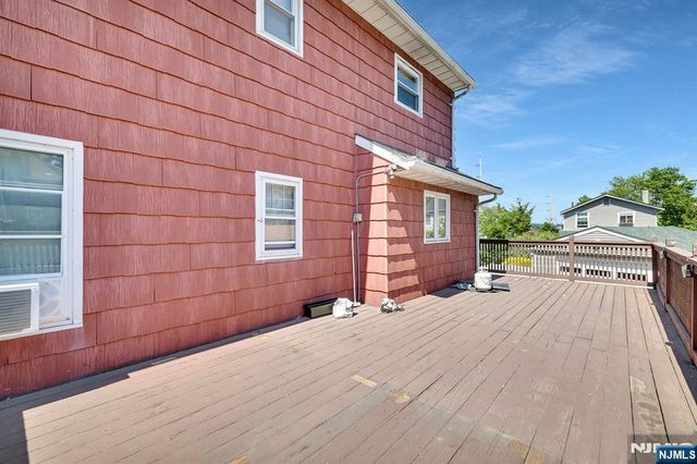 31 Marginal Road, Rutherford, NJ 07070