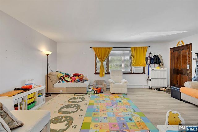 31 Marginal Road, Rutherford, NJ 07070