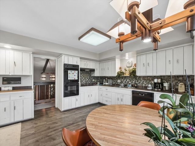 25521 W Blakely Parkway, Wauconda, IL 60084