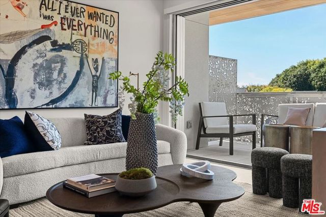 1257 N Sweetzer Avenue 301, West Hollywood, CA 90069