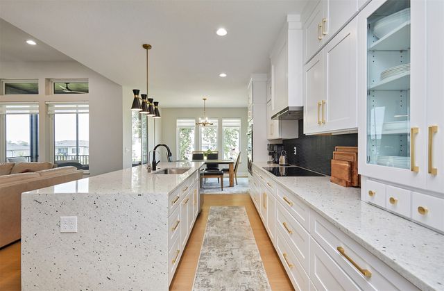 5016 150th Street, Urbandale, IA 50323