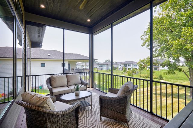 5016 150th Street, Urbandale, IA 50323