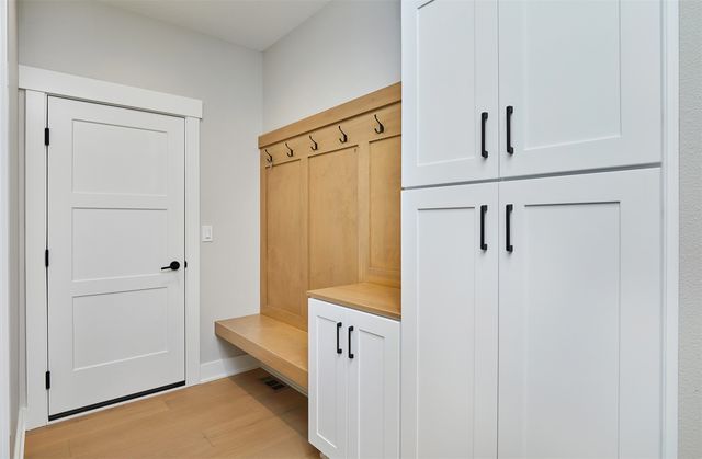 5016 150th Street, Urbandale, IA 50323