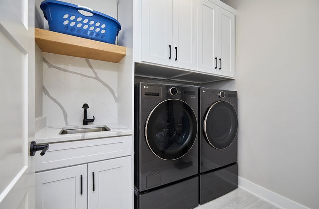 5016 150th Street, Urbandale, IA 50323