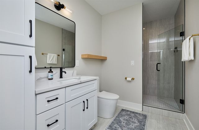 5016 150th Street, Urbandale, IA 50323