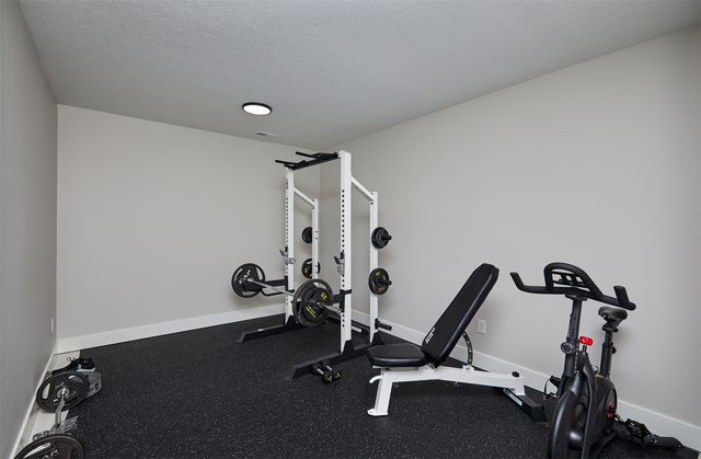 5016 150th Street, Urbandale, IA 50323