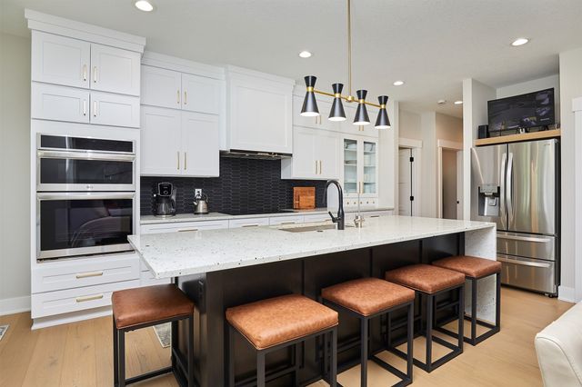 5016 150th Street, Urbandale, IA 50323