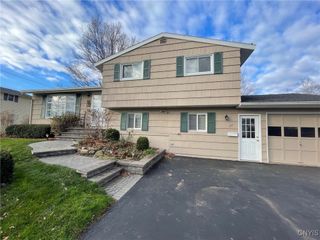 17 Juneberry Lane, Clay, NY 13090