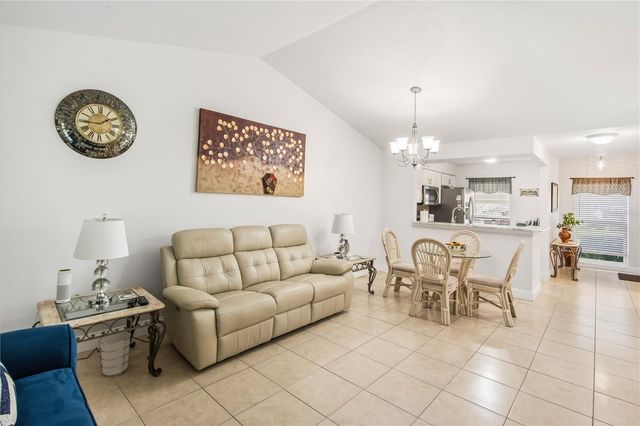 314 KNOTTWOOD COURT 314, Sun City Center, FL 33573