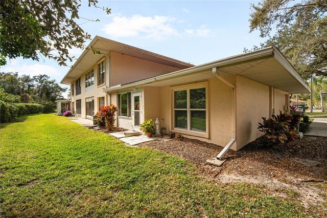 314 KNOTTWOOD COURT 314, Sun City Center, FL 33573