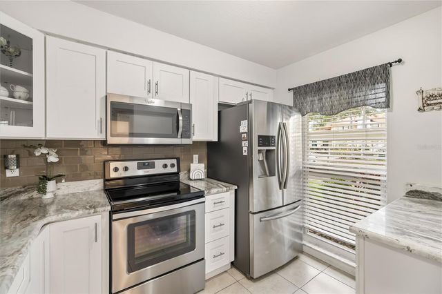 314 KNOTTWOOD COURT 314, Sun City Center, FL 33573