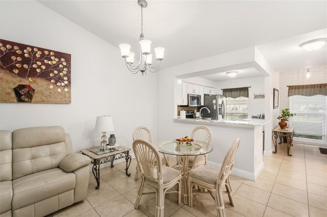 314 KNOTTWOOD COURT 314, Sun City Center, FL 33573