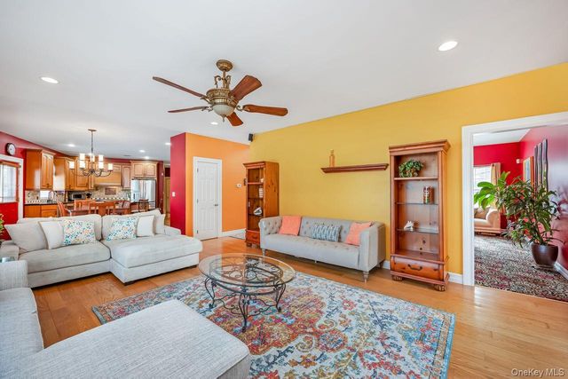 2 Equine Lane, Lake Grove, NY 11755