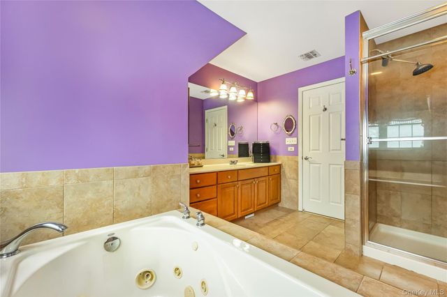 2 Equine Lane, Lake Grove, NY 11755