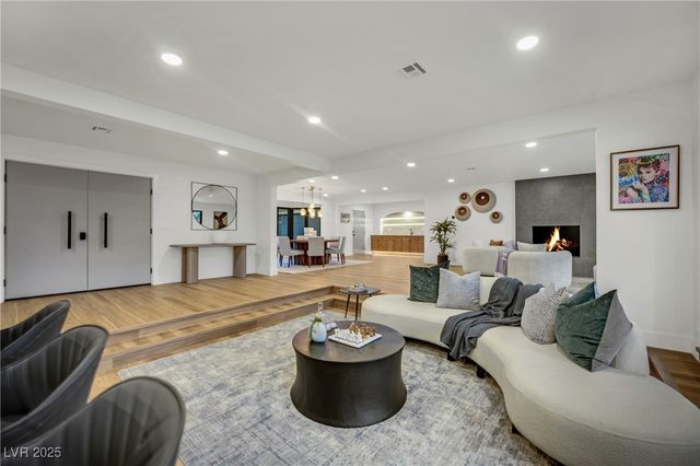 1244 Park Circle, Las Vegas, NV 89102