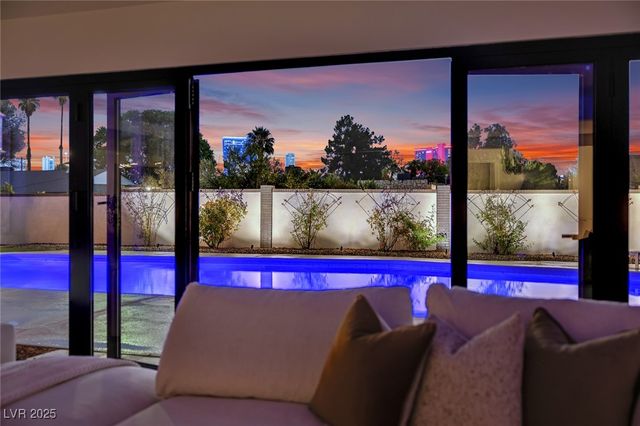 1244 Park Circle, Las Vegas, NV 89102